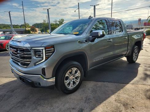 Used 2025 GMC Sierra 1500 SLT AWD/4WD image 2
