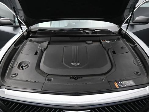 Used 2024 Cadillac Lyriq Luxury w/ LPO, Floor Liner Package AWD/4WD image 31