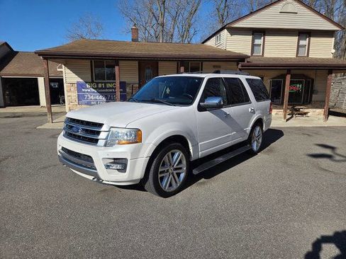 Used 2016 Ford Expedition Platinum AWD/4WD image 2