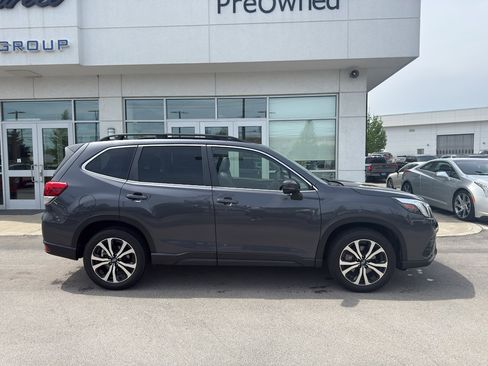 Used 2024 Subaru Forester Limited AWD/4WD image 2
