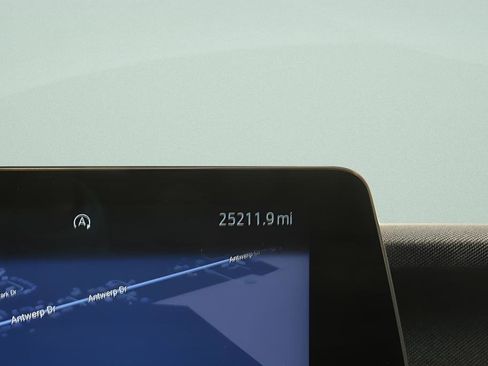 Used 2025 Ford Expedition Active image 16