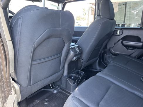 Used 2018 Jeep Wrangler Unlimited Sport S AWD/4WD image 15