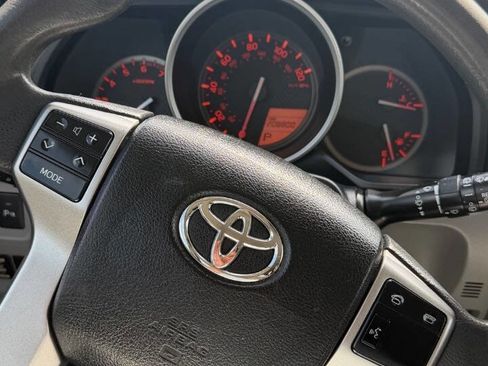 Used 2011 Toyota 4Runner SR5 w/ Convenience Pkg RWD image 15