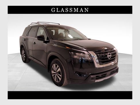 Used 2025 Nissan Pathfinder SL w/ Cargo Package image 1