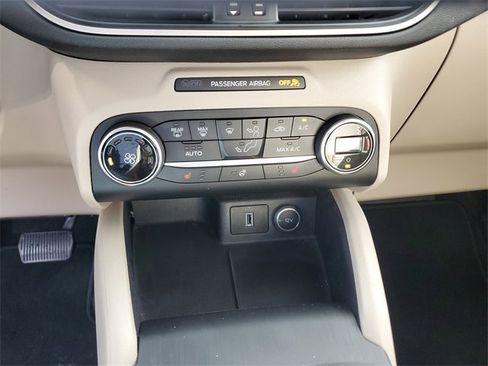 Used 2020 Ford Escape SEL image 28