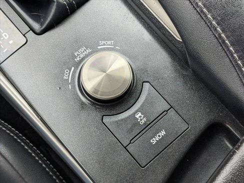 Used 2018 Lexus IS 350 AWD image 13