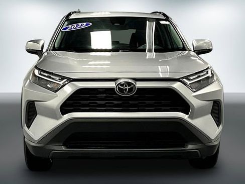 Used 2022 Toyota RAV4 XLE image 2