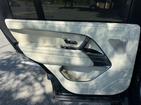 Used 2023 Land Rover Range Rover Long Wheelbase Autobiography image 42