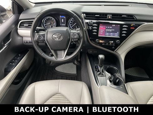 Used 2018 Toyota Camry SE image 12