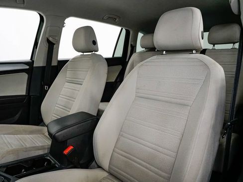 Used 2022 Volkswagen Tiguan S image 8