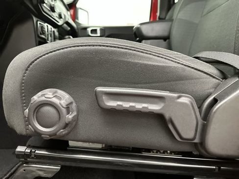 Used 2021 Jeep Wrangler Unlimited Sport image 18