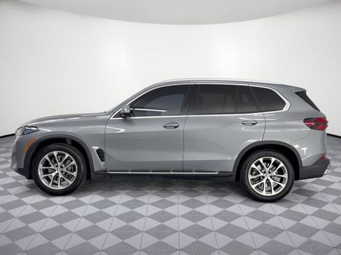 Certified 2025 BMW X5 sDrive40i w/ Climate Comfort Package RWD image 2