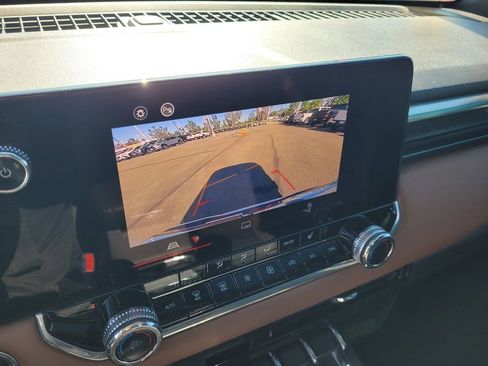 Used 2024 GMC Canyon AT4 w/ Canyon Safety Plus Package AWD/4WD image 15