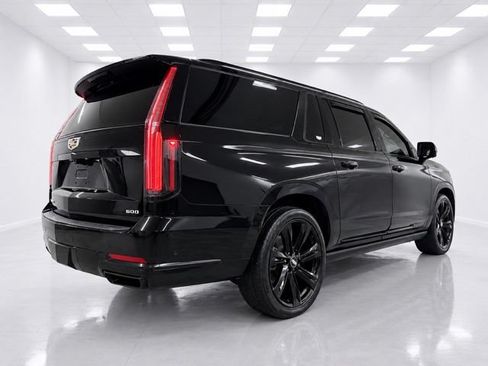 Used 2025 Cadillac Escalade ESV Sport Platinum AWD/4WD image 4