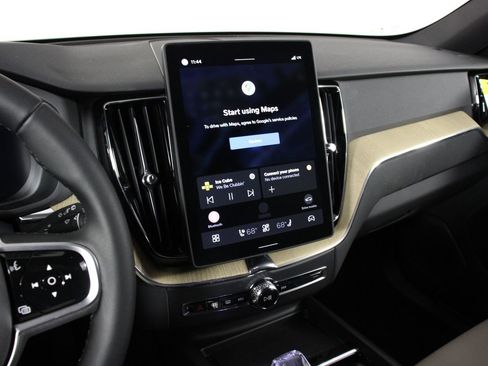 New 2026 Volvo XC60 T8 Plus w/ Protection Package Premier image 6