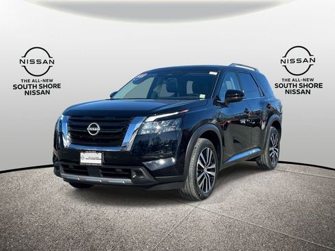 Certified 2025 Nissan Pathfinder Platinum AWD/4WD image 4