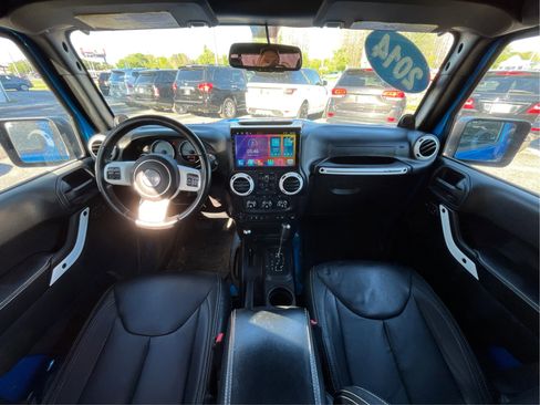 Used 2014 Jeep Wrangler Unlimited Sahara image 23