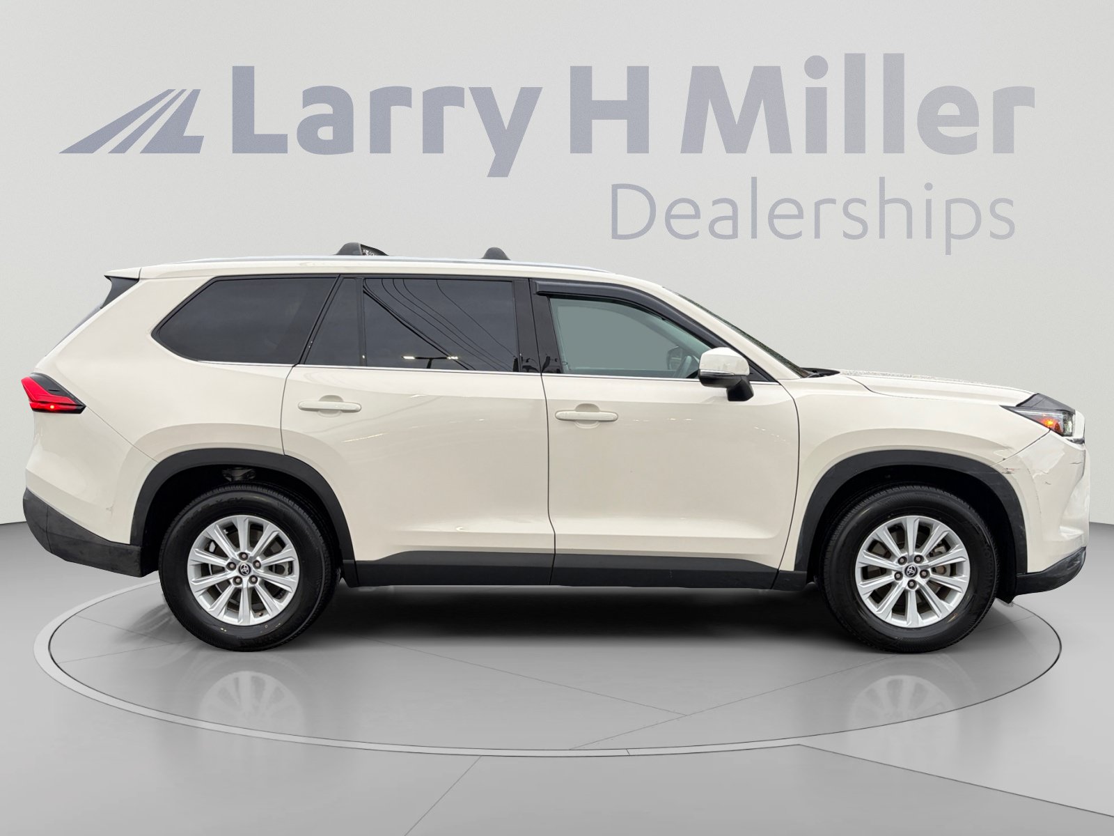 Used 2024 Toyota Grand Highlander FWD image 6