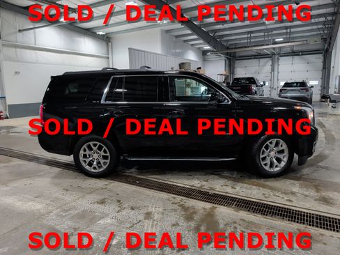 Used 2018 GMC Yukon SLE w/ SLE Value Package image 2