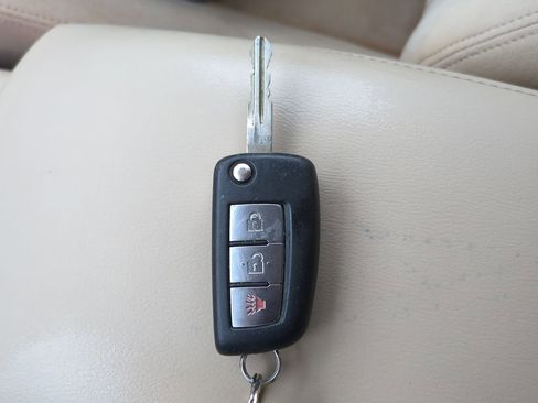 Used 2016 Nissan Rogue S w/ Appearance Package image 23