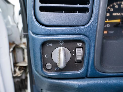 Used 1997 Chevrolet Silverado 1500 4x4 Extended Cab w/ Preferred Equipment Group 2 image 24