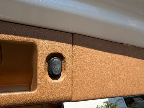 Used 2016 Cadillac Escalade ESV Platinum image 50