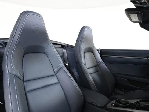 Used 2025 Porsche 911 Carrera image 18