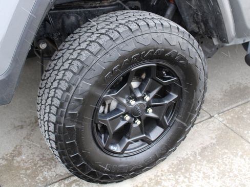 Certified 2021 Jeep Gladiator Sport image 37