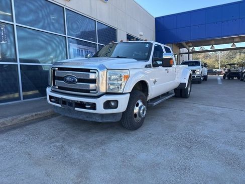 Used 2015 Ford F350 Platinum w/ FX4 Off-Road Package image 4