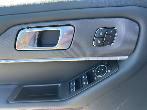 Used 2025 Ford Explorer ST-Line w/ Premium Package image 29