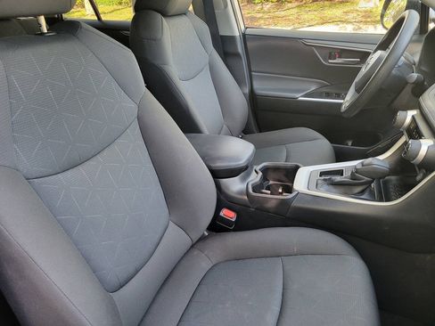 Used 2025 Toyota RAV4 XLE FWD image 10