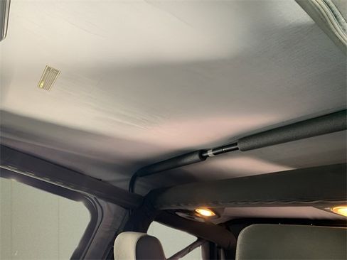 Used 2003 Jeep Wrangler Sport image 25