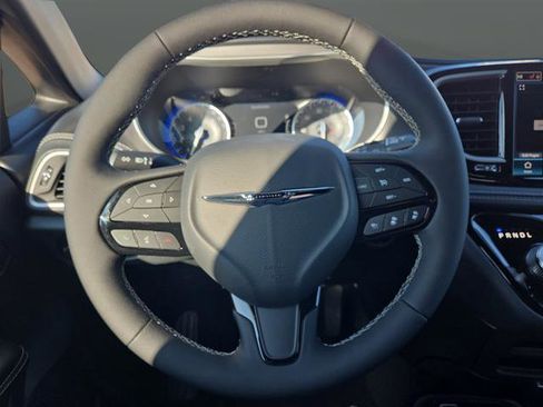 New 2026 Chrysler Pacifica Select w/ S Appearance Package image 15