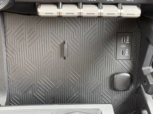 Used 2024 Toyota Tacoma TRD Off-Road image 12