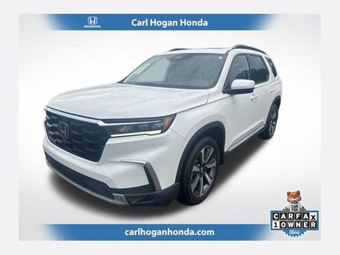 Used 2025 Honda Pilot Touring image 1