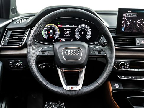 Used 2025 Audi Q5 e Premium Plus image 19