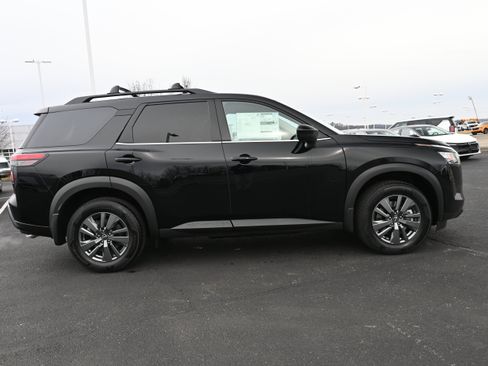 New 2026 Nissan Pathfinder SV image 5