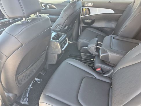 New 2026 Kia Carnival SX FWD image 14