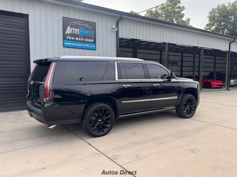 Used 2019 Cadillac Escalade ESV Premium Luxury RWD image 6