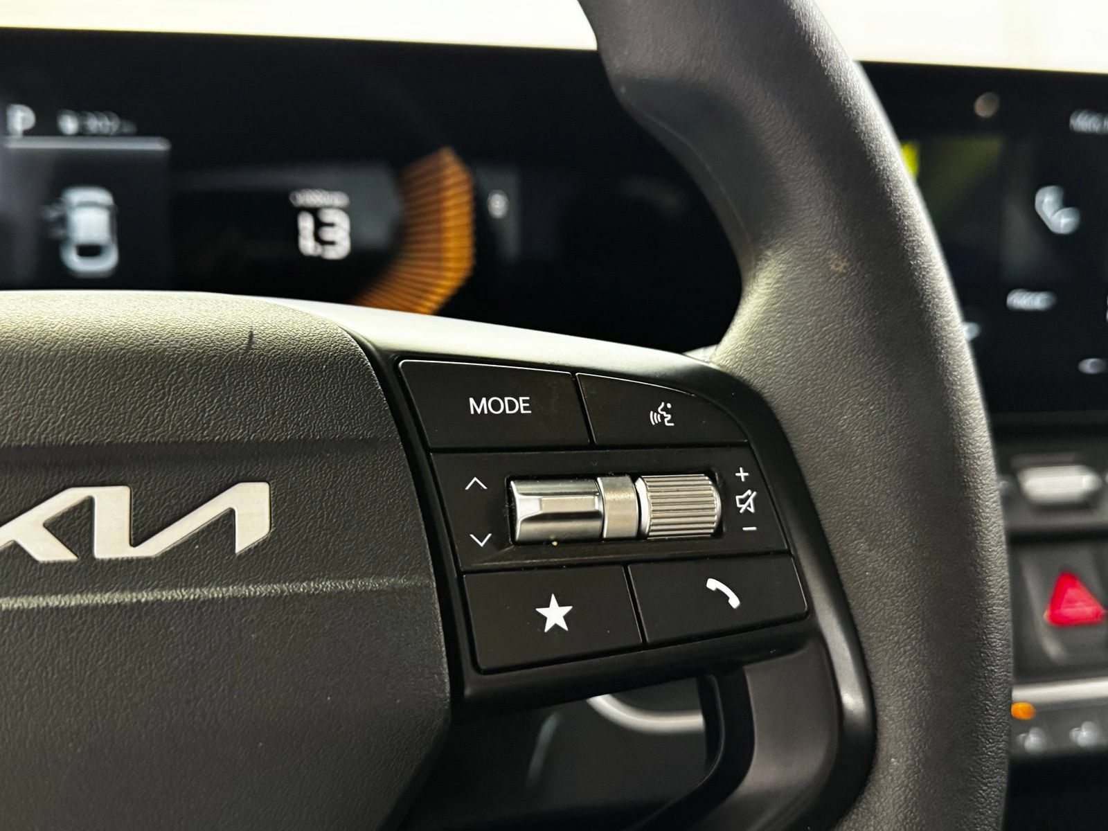 Used 2025 Kia K4 FWD image 19