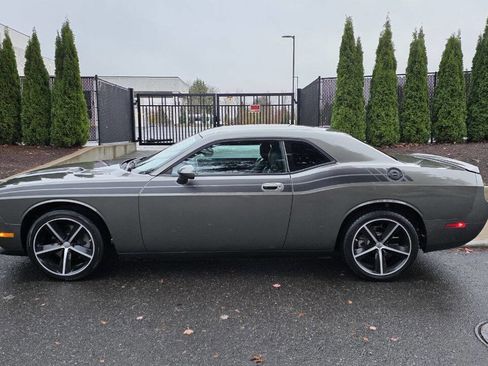 Used 2010 Dodge Challenger R/T image 9