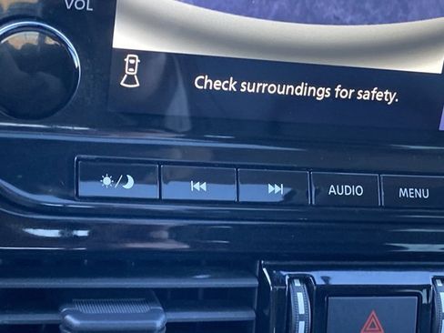 Used 2023 Nissan Pathfinder SL w/ SL Premium Package image 36