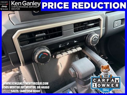 Used 2025 Toyota Tacoma SR AWD/4WD image 16