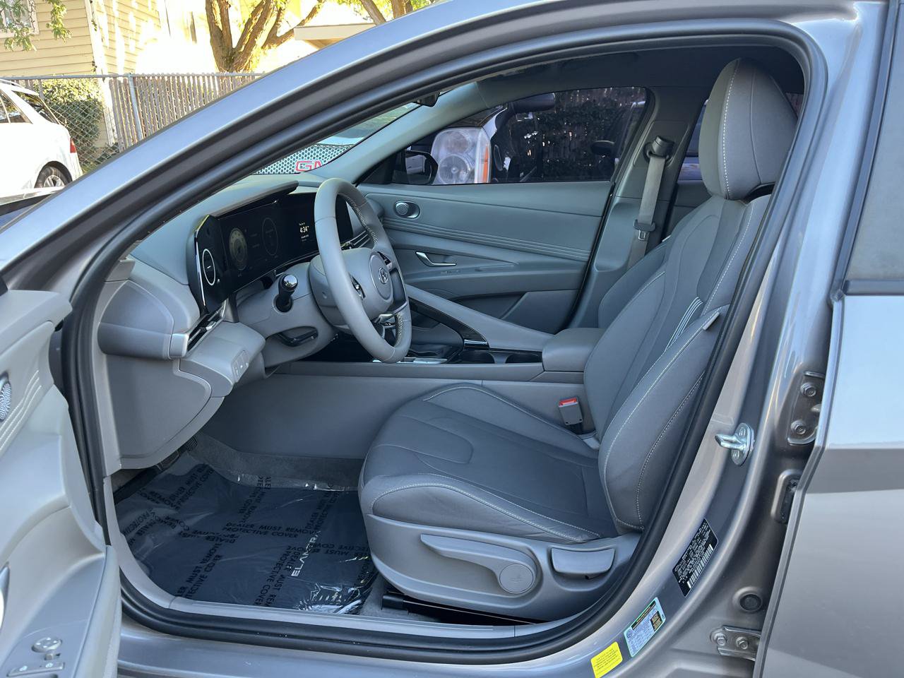 Used 2023 Hyundai Elantra SEL w/ Convenience Package FWD image 4