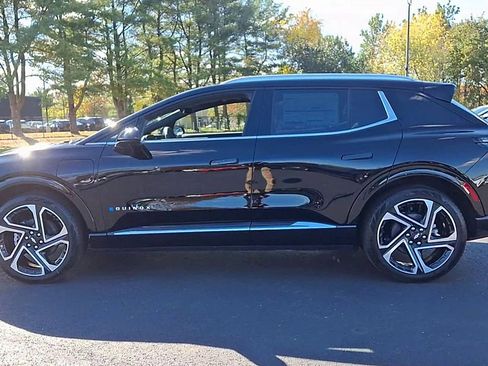 New 2026 Chevrolet Equinox EV LT w/ Convenience Package II FWD image 9