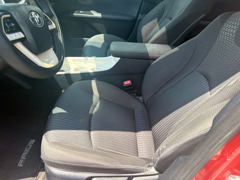 Used 2016 Toyota Prius Three w/ Advanced Technology Package FWD image 13