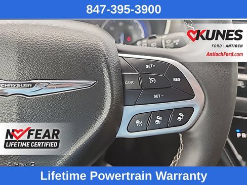 Used 2025 Chrysler Pacifica Select FWD image 22