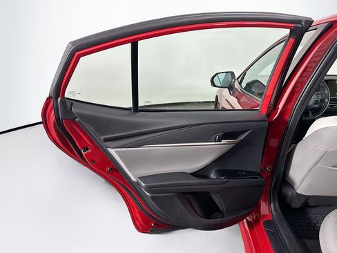 Used 2025 Toyota Camry SE image 26