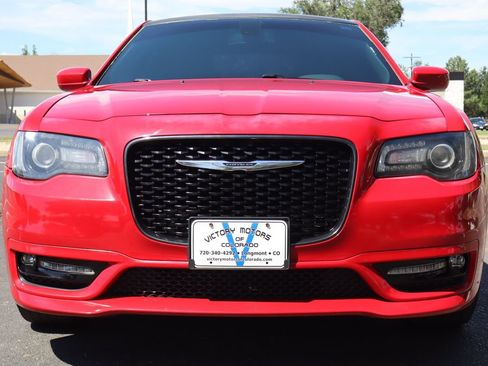 Used 2018 Chrysler 300 S w/ S Model Appearance Package AWD/4WD image 13