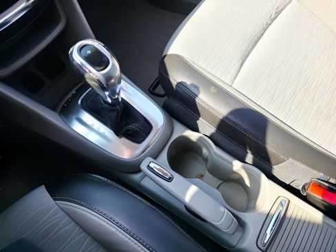 Used 2015 Buick Encore Convenience FWD image 35
